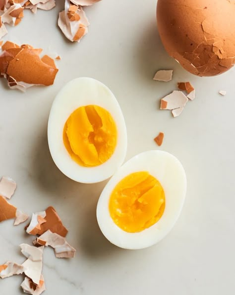 Hard Boil Eggs, Perfect Boiled Egg, Vegan Egg Substitute, Boil Eggs, Eggs Image, Egg Pictures, Broma Bakery, Perfect Hard Boiled Eggs, Eggs Breakfast