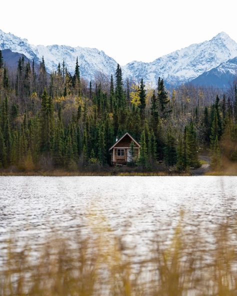 An old trapper’s cabin in Chickaloon, Alaska Alaska Cabin, Alaska House, Log Cabin Exterior, House Aesthetics, Cabin Vibes, Log Cabin Kits, Cabin Tiny House, Shed To Tiny House, Cabin Exterior