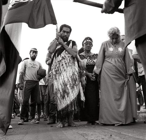 1984 Waitangi Action Committee, the NZ Maori Council, the Maori Women's Welfare League, Te Kotahitanga and the Kingitanga organised a march to Waitangi to protest Waitangi Day celebrations.... FEB 6 2016 Treaty Of Waitangi, Waitangi Day, Polynesian People, Cuba Street, Māori Culture, Wellington New Zealand, Maori Art, Ethnic Art, Documentary Photographers