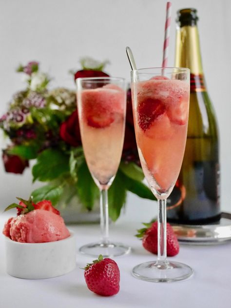 Frosé Champagne Float | Inlieuofcordonbleu.com | Rosé infused strawberry sorbet in with notes of sweet honeysuckle, warm vanilla bean and star anise, and hints of lemon zest. Topped with champagne, it’s all I crave on a hot summer day!!!  #inlieuofcordonbleu #frosé #champagne #champagnefloat Champagne Float, Strawberry Sorbet, Frosé, Frozen Fruit, Star Anise, Lemon Zest, Grown Up, Summer Day, Vanilla Bean