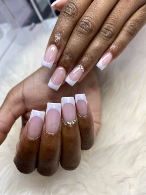 French tip acrylic nails with rhinestone Frenchies With Gems, Nails Inspo French Tip, Acrylic Nails With Gems, French Tips With Rhinestones, French Tip Nails With Gems, Nails With Gems, White French Tip, French Tip Acrylic Nails, French Nail Designs