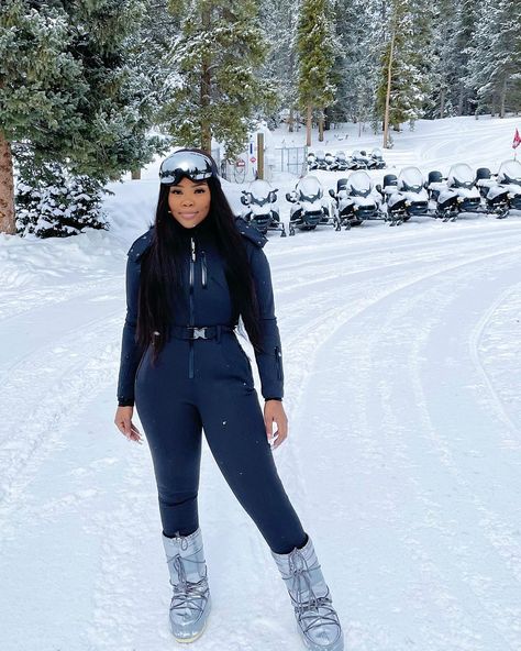 MaKayla (@makaylamashelle) posted on Instagram: “baby, you wintertime cold ❄️” • Dec 21, 2020 at 5:03pm UTC Cute Skiing Outfit, Skiing Aesthetic Outfits, Aspen Trip, Girls Ski Trip, Snowboard Trip, Snow Outfits For Women, Winter Vacation Outfits, Ski Trip Outfit, Ice Planet