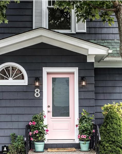 Pink House Exterior, Painting Your Front Door, Pink Front Door, Colonial House Exteriors, Diy Mom, Gray House, Grey House, Cottage Exterior, Pink Door