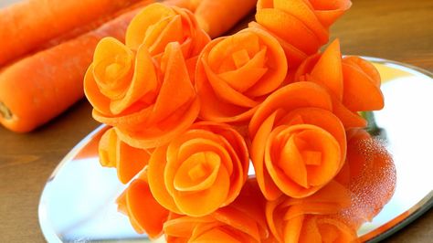 vegetable garnish - carrot - fine dining plating Vegetable Garnish, Flower Shaped Food, Carrot Cake Decoration, Garnish Ideas, Spooky Halloween Food, Carrot Flowers, Fruit And Vegetable Carving, Vegetable Carving, Food Carving