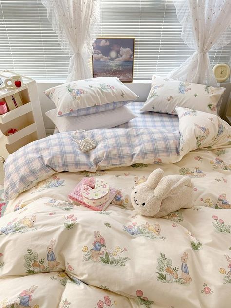 Storybook Bedroom, Rabbit Cottagecore, Peter Rabbit Bedding, Cottagecore Bedding, Whimsical Bedding, Unique Bed Design, Flowers And Mushrooms, Fairytale World, Unique Bed