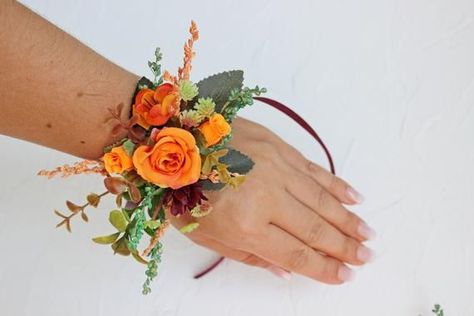 Burnt Orange Boutonniere, Burnt Orange Flowers, Orange Boutonniere, Prom Flowers Corsage, Flower Girl Wreaths, Wrist Corsage Prom, Nerd Wedding, Wedding Corsages, Bridal Cuff