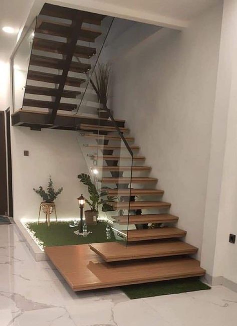 Small Garden Under Stairs, تحت الدرج, Staircase Wall Decor, Staircase Design Modern, Staircase Railing Design, Built In Shelves Living Room, Escalier Design, Stair Railing Design, Stairs Design Modern