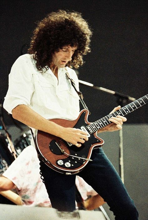 Live Aid 13 july 1985. Photo by Peter Still Queen Brian May, Live Aid, Queen Photos, Roger Taylor, Queen Freddie Mercury, John Deacon, Brian May, Queen Band, Killer Queen