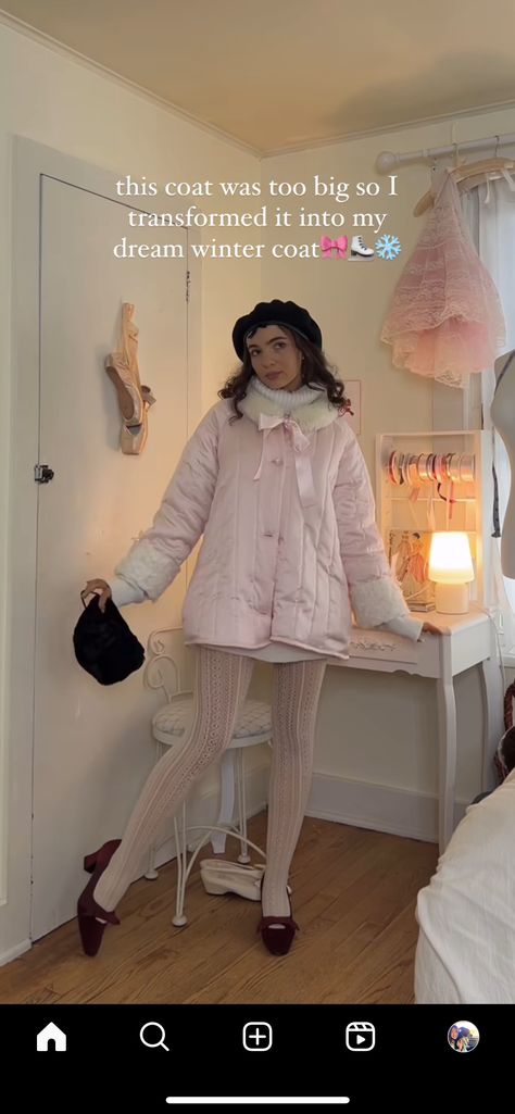 Cutesy Winter Outfits, Twee Outfits With Pants, Thanksgiving Outfit Coquette, Twee Winter Outfit, Gigi Mw Outfits, Doll Like Outfits, Winter Outfits Kawaii, Pink And White Winter Outfit, Princesscore Aesthetic Outfits Winter