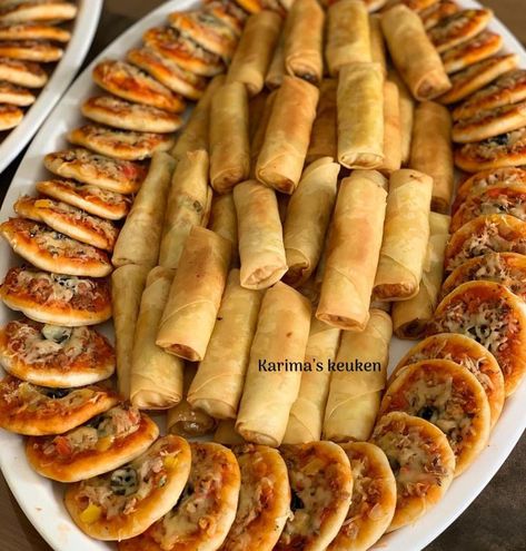 Wraps For Party Appetizers, Catering Ideas Food Buffet Tables, Iftar Party Ideas, Ketering Ideas, Ramadan Buffet, Amazing Food Platters, Catering Food Displays, Christmas Homescreen, Party Food Buffet