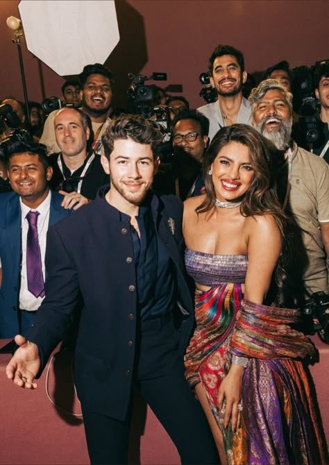 Nick Jonas and Priyanka Chopra Priyanka And Nick, Nick Jonas, Priyanka Chopra, Photo Poses, Influencer, Fashion Inspo, Actors, Clothes