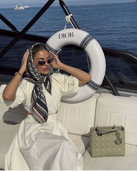 Yacht Poses Ideas, Portofino Outfit Summer, Modest Travel Outfit, Yacht Party Outfit, Yacht Outfit, Boat Photoshoot, Dior Scarf, White Outfits For Women, Old Money Style