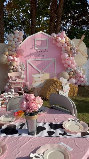 Balloon Combination, Cowgirl Baby Showers, Farm Theme Birthday, Farm Animals Theme, Cowgirl Baby, Diy Balloon, Anniversary Decorations, Printed Balloons, Farm Theme