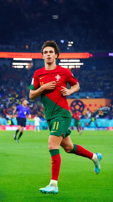 Portugal 🇵🇹 Joaofelix Portugal, Portugal Players, Joao Felix Portugal, Felix Portugal, Portugal Fc, Cristiano Ronaldo Young, Soccer Boyfriend, Cr7 Ronaldo, Good Soccer Players