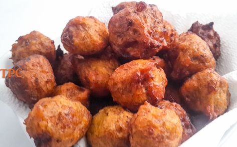 Nigerian Snacks, Naija Food, Plantain Bread, Plantain Fritters, African Snacks, African Recipe, Small Chops, Party Finger Food, Nigerian Party