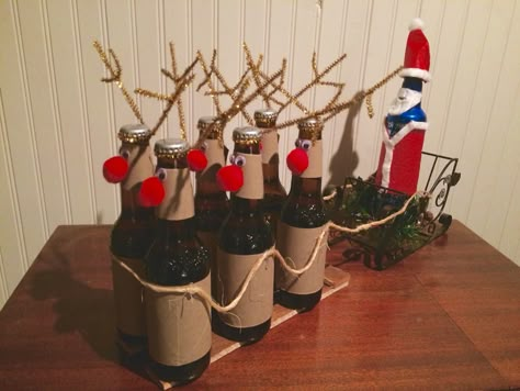 Beer Present Ideas Diy, Beer Christmas Gift Ideas, Diy Christmas Presents For Family Crafts Handmade Gifts, Beer Gift Ideas For Him, Christmas Crafts For Dad, Dads Christmas Gifts, Diy Dad Christmas Gifts, Diy Gifts For Dad Christmas, Beer Present Ideas