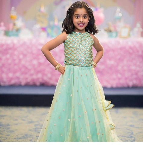 Lengha For Kids, Partywear Dresses Indian, Baby Girl Dresses Indian, Indian Dresses For Kids, Mom Daughter Outfits, Daughter Dress, Kids Party Wear Dresses, Mother Daughter Dresses Matching