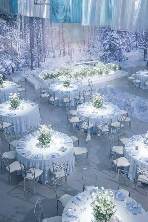 Frozen Wedding Theme, Quinceanera Winter Wonderland, Winter Wonderland Quinceanera, Wedding Decor Aesthetic, Ice Blue Weddings, Budget Wedding Decorations, Sweet 16 Winter Wonderland, Decorating Ideas Wedding, Wedding Decoration Idea