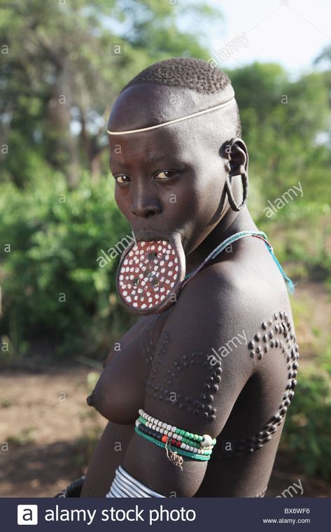 Mursi Tribe Ethiopia, Mursi Tribe, Bald Women, Bald Head, African People, African Culture, People Of The World, African Beauty, African Women