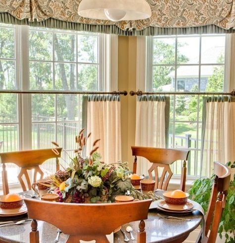 New, Modern Ways to Use Cafe Curtains | Drawn #windowtreatments #curtains # drapes #drapescurtains #homedecor #cafecurtain Dress Room Design, Valance Styles, Breakfast Room Ideas, Corner Window Treatments, Cafe Curtains Kitchen, Drapery Ideas, Bay Window Curtains, Kitchen Window Curtains, Window Valances