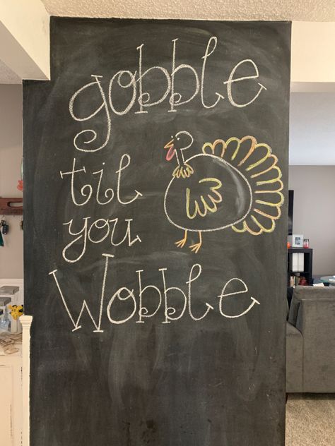 Turkey Chalk Art, Thanksgiving Chalkboard Art Easy, Thanksgiving Chalk Art, Thanksgiving Chalkboard Art, Thanksgiving Chalkboard, Chalk Signs, Chalkboard Art Diy, Chalkboard Art Quotes, Chalkboard Wall Art