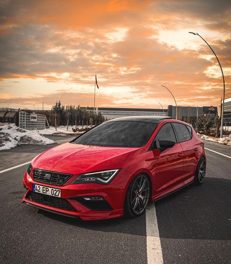 🥰💖 .⁠ @seatsporttr @seatcrew_germany @seatcupradotnet @seatclubofficial @seatleon3_france @seatgirls @seat_leon1p.slovakia @seatleonbizkaiataldea @seatgroupcat @seat_turkiye @redibizafr @seat_leon_fr @seat.style @seat_leon_germany . #clubleon1pmadrid #seatsport #seatspain #vag_family #seatleonmk2 #fr #cupra #cuprar #seatleon1p #leonmk2 #leon1p #seatlovers #seat #leon #seatleon #seatleonfr #seatcupra #seatcupraworld #seatleoncupra #seatateca #leoncupra #leonfr⁠ .⁠ 📷 @seatoloji @estprlkci Vw Golf Wallpaper, Photo Walls Bedroom, Seat Leon Fr, Ibiza Fr, Seat Cupra, Dragon Ball Wallpaper Iphone, Seat Leon, Fast Cars, Ibiza