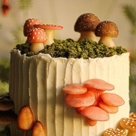 Must Love Herbs - Lauren May on Instagram: "Gingerbread Wildwood Cake with marzipan mushrooms and cake crumb moss. My birthday is in less than a month! I am currently dreaming up what my cake will look like this year. I’m positive I’ll never be able to top this one I made last year. I hand sculpted each mushroom and used a muted palette reminiscent of natures perfect tones. The pink oysters feel very girly to me which was just what I was wanting. People often ask me where I find my inspiration. Mushroom Cake Stand, Mushroom Garden Party, Fondant Toadstool, Cottage Core Party Decor, Cottage Core Cupcakes, Mushroom Wedding Cake, Mushroom Cake Ideas, Cottage Core Cake, Mushroom Cakes