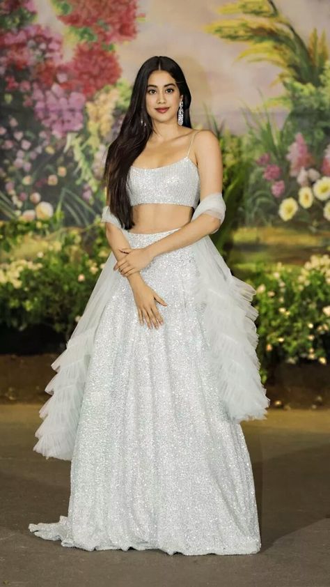 Pinterest • @niharikabhardwaj Dresses Fairytale, Halter Wedding, Simple Lehenga, Open Backs, Indian Outfits Lehenga, Janhvi Kapoor, Dress Modern, Indian Lehenga, Artificial Jewellery