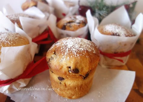 Chocolate Chip Panettone Recipe, Chocolate Chip Panettone, Italian Christmas Bread, Chocolate Panettone, Italian Baking, Panettone Recipe, Italian Cakes, Homemade Chocolate Chips, Christmas Bread