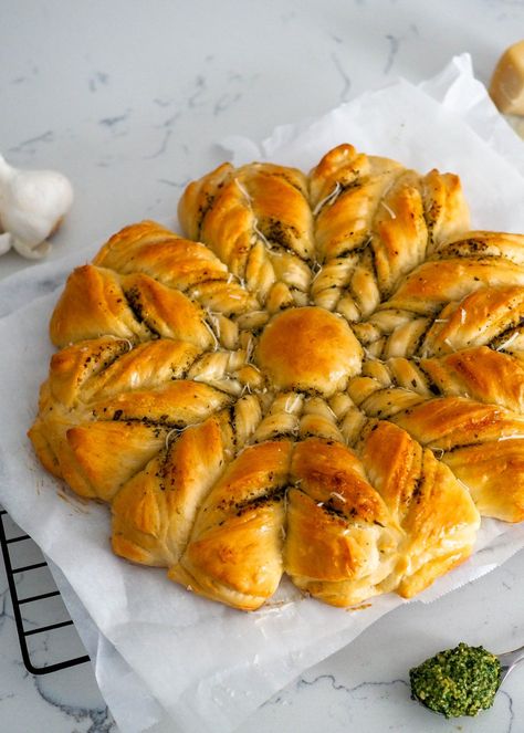 Pesto Parmesan Star Bread - The Floral Apron Pesto Star Bread, Culinary Aesthetic, Cheese Stars, Pesto Bread, Gluten Free Baking Mix, Pesto Cheese, Star Bread, Space Food, Pesto Pizza