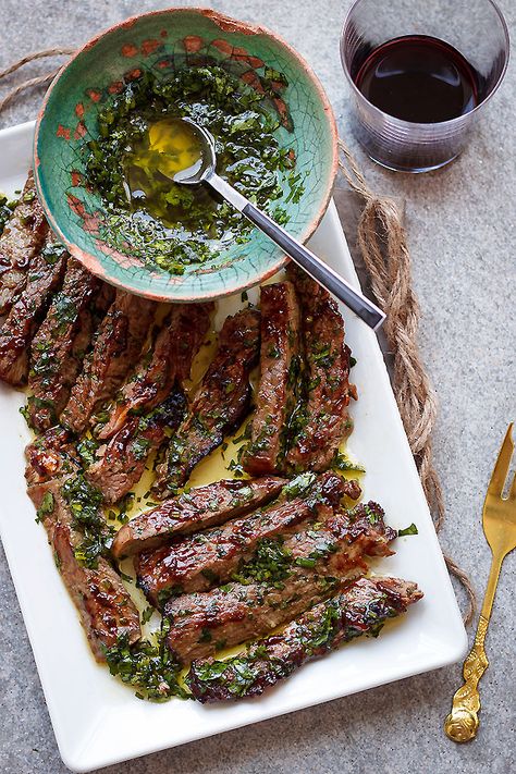 best-recipe collection for  outdoor gatherings Good Steak Recipes, Parsley Sauce, Grilled Steaks, Steak Dinner Recipes, Recipes Spicy, Entertaining Food, Bbq Menu, Grilled Steak Recipes, Peruvian Recipes