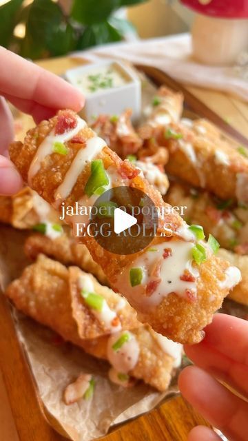 Kenna’s Cooks on Instagram: "jalapeno popper egg rolls 🌶️🥓

i’ve been thinking about making this mini egg roll series for a while now and i’m so excited to share this recipe! perfect for game day snacking or honestly just snacking in general 🙂‍↕️

recipe on my blog kennascooks.com link in bio 🩷

#eggroll #jalapeno #jalapenopoppers #gamedayfood #gamedaysnacks #appetizers #easysnack #comfortfood #crunchyroll #easymeals" Jalapeno Cream Cheese Egg Rolls, Eggroll Wrapper Ideas, Jalapenos Poppers, Mexican Egg Rolls, Jalapeno Popper Egg Rolls, Farmhouse Recipes, Jalapeño Poppers, Jalapeno Recipes, Instagram Recipes