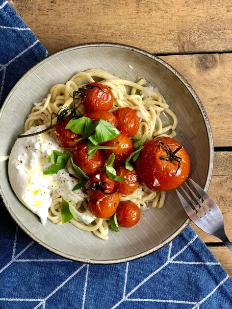 Pasta Burrata, Puglia Food, Healthy Diners, Lucky Food, Uk Recipes, Food Crush, Pesto Sauce, Happy Foods, Good Healthy Recipes