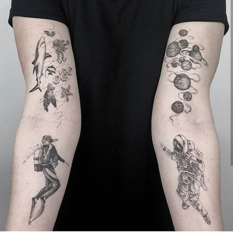 Many Tattoos, 16 Tattoo, Astronaut Tattoo, Small Forearm Tattoos, Planet Tattoos, Forearm Tattoo Design, Tattoos Geometric, Irezumi Tattoos, Geniale Tattoos