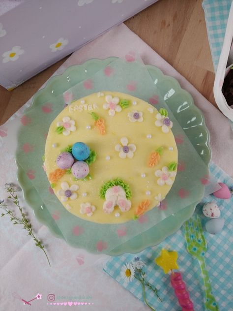 Easter Lunch Box Cake, Easter Bento Cake Ideas, Easter Bento Cake, Easter Bento, Lunch Box Cake, Bento Cakes, Easter Lunch, Easter Desserts, Sweet Ideas