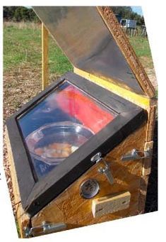 Solar Oven Diy, Solar Dehydrator, Solaire Diy, Solar Cooking, Solar Cooker, Solar Oven, Wooden Bed Design, Solar Wind, Low Tech