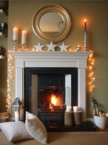 How To Decorate A Mantel For The Holidays With Christmas Mantel Decorations Hygge Living Room, Christmas Fairy Lights, The Mantle, Christmas Fireplace Decor, Christmas In Heaven, Christmas Mantel Decorations, Christmas Interiors, Christmas Decorations Living Room, Christmas Living Rooms