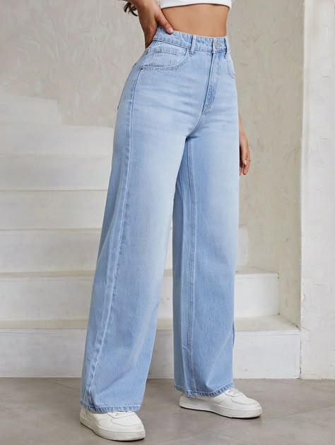 Women Boyfriend Jeans Outfits, Wide Leg Pants For Women, Blue Wash Jeans Outfit, Light Blue Jeans Outfit Casual, Light Blue Jeans Outfit Women, Light Blue Denim Jeans Outfit, Celana Jins Wanita, Pants For Women Jeans, Jeans For School