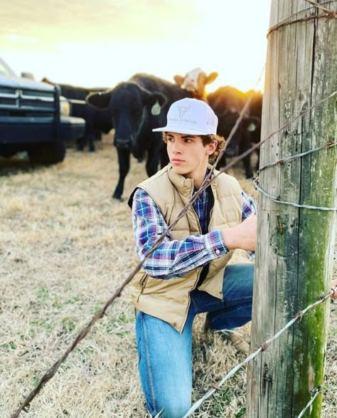 Teen Cowboys, Jaxen Wright, Country Boy Senior Pictures, Cute Cowboys, Red Head Boy, Cute Senior Pictures, Cabin Door, Cute Country Couples, Country Girl Life