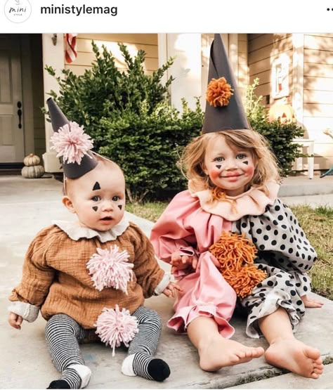 Costume Toddler, Toddler Halloween Costumes, Creative Costumes, Clown Costume, Fantasias Halloween, Family Costumes, Family Halloween Costumes, Cute Halloween Costumes, Baby Halloween Costumes