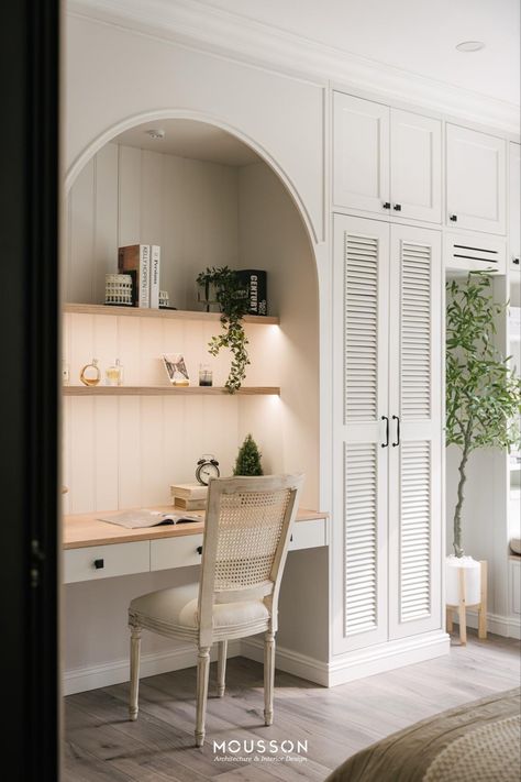 Desk In Wall Built Ins, Pantry Table Design, Room With Bookshelves Aesthetic, Hidden Desk In Bedroom, Study With Wardrobe, Dressing Room Office, Modern Dressing Table Designs, Dressing Table Design, Contemporary Bedroom