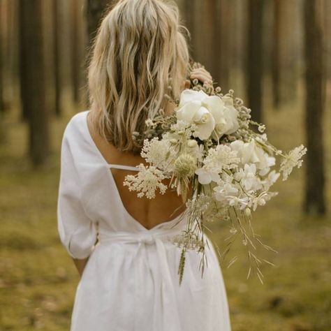 Simple Forest Wedding Dress, Linen Wedding Dress Bohemian, Baltic Wedding, Linen Wedding Dresses, Country Chic Dresses, Simple Rustic Wedding, Goddess Wedding Dress, Forest Wedding Dress, Goddess Wedding