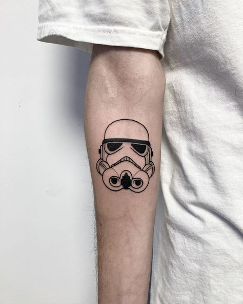 Stormtrooper Tattoo Design, Star Wars Tattoo Stormtrooper, Storm Trooper Tattoo, Stormtrooper Tattoo, Steve Butcher Tattoo, Pilot Tattoo, Mo Ganji, Tattoo 2024, Helmet Tattoo