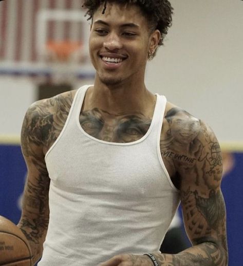 Hot Nba Players Black, Oubre Jr Kelly, Fine Nba Players, Kelly Oubre Jr Aesthetic, Fine Basketball Players, Hot Basketball Players, Black Basketball Players, Kelly Oubre Jr Wallpaper, Hornet Wallpaper