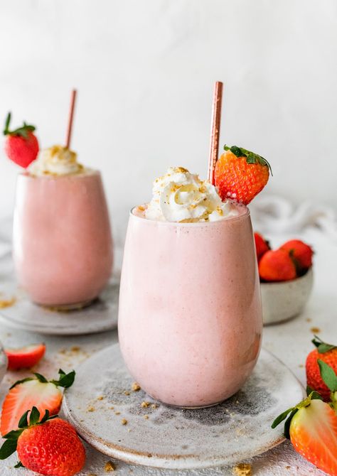 Strawberry Cheesecake Smoothie, Cottage Cheese Smoothie, Peanut Butter Bark, Almond Milk Cheese, 20 Grams Of Protein, Blueberry Cheesecake Bars, Cheesecake Smoothie, Frozen Yogurt Bark, Easy Breakfast Options