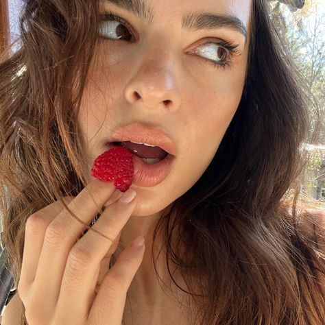 Emrata Instagram, Camila Morrone, Cindy Kimberly, Malibu Barbie, Emily Ratajkowski, Hailey Bieber, Gossip Girl, Photo Dump, Role Models