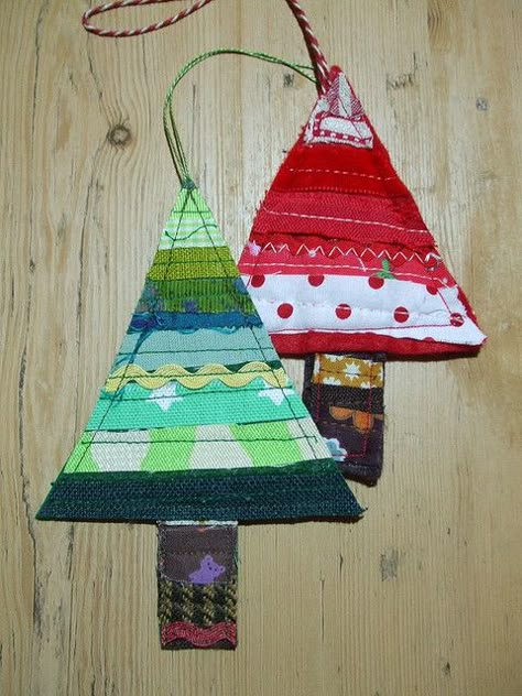 Scrappy fabric Christmas ornaments....adorable. Fabric Ornaments, Fabric Christmas Ornaments, Christmas Sewing, Noel Christmas, Christmas Table Decorations, Xmas Ornaments, Homemade Christmas, Xmas Crafts, Green Christmas