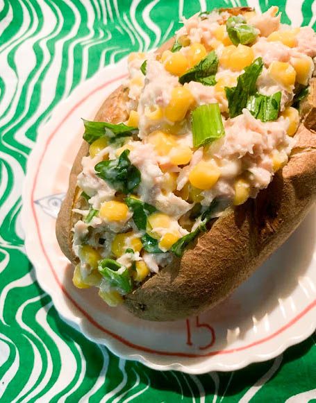 Tuna Jacket Potato, Jacket Potato Recipe, Canned Potatoes, Jacket Potato, Albacore Tuna, Lunch Inspiration, Baked Corn, Smoked Cheese, Tuna Recipes