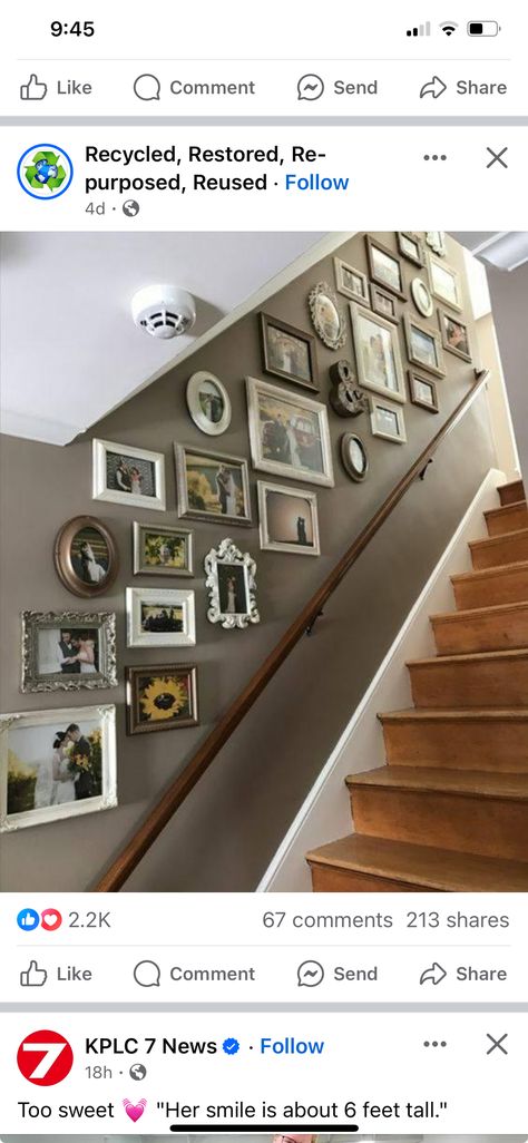 Stair Photo Walls, Stairway Picture Wall, Stairway Pictures, Foto Scale, Gallery Wall Stairs, Stairway Photos, Family Photos Wall Decor, Picture Wall Living Room, Staircase Pictures