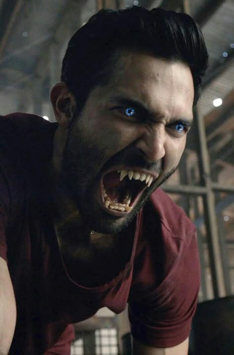 Derek Hale Pictures, Derek Hale Werewolf, Teen Wolf Eyes, ديريك هيل, Young Derek Hale, Derek Teen Wolf, Teen Wolf Werewolf, Creature Movie, Teen Wolf Derek Hale